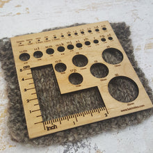 2" and 4" Universal Knitting Needle & Crochet Hook Gauge