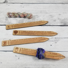 Center Pull Yarn Ball Winding Tool - Wood